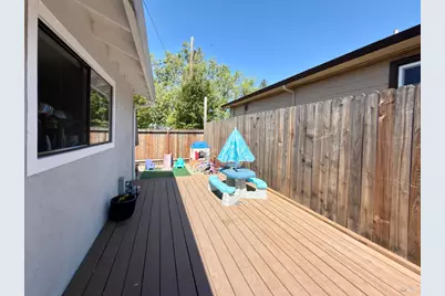 1858 Hemlock Street, Napa, CA 94559 - Photo 32