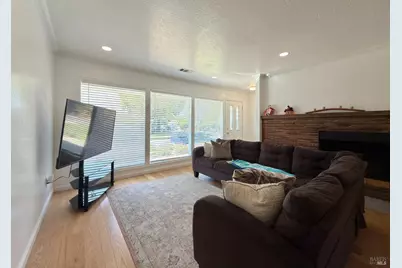 1858 Hemlock Street, Napa, CA 94559 - Photo 6