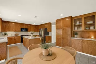 582 Picasso Ct, Fairfield, CA 94534 - Photo 4