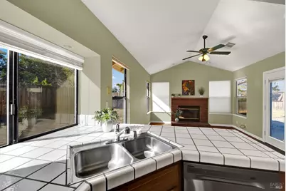 2405 Topgallant Court, Fairfield, CA 94534 - Photo 18