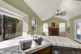 2405 Topgallant Ct, Fairfield, CA 94534 - Photo 18