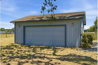 4016 Walker Avenue, Santa Rosa, CA 95407 - Photo 28