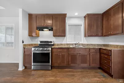 717 N McDowell Boulevard #303, Petaluma, CA 94954 - Photo 10