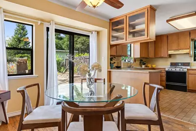 308 E Berna Avenue, Napa, CA 94559 - Photo 4