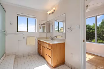 308 E Berna Avenue, Napa, CA 94559 - Photo 14
