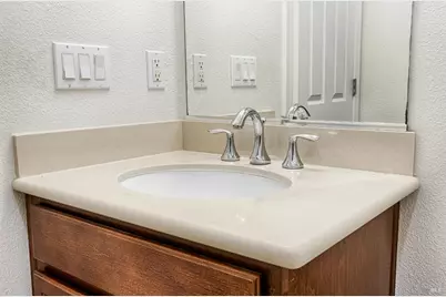 2833 Linwood Avenue, Santa Rosa, CA 95404 - Photo 22