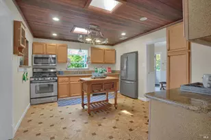 865 W I St, Benicia, CA 94510 - Photo 12