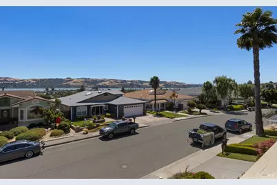 355 Saint Augustine Court, Benicia, CA 94510 - Photo 14