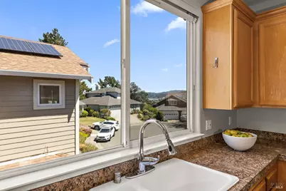355 Saint Augustine Court, Benicia, CA 94510 - Photo 22