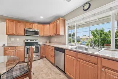 1295 Marian Way, Petaluma, CA 94954 - Photo 22
