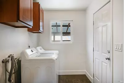 1642 Jennings Avenue, Santa Rosa, CA 95401 - Photo 28