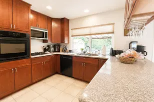1913 Southwood Dr, Vacaville, CA 95687 - Photo 2