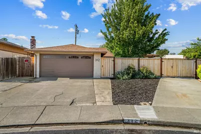 312 Folsom Drive, Vacaville, CA 95687 - Photo 2