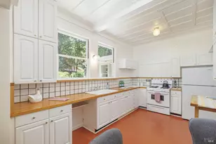 139 Scenic Rd, Fairfax, CA 94930 - Photo 16
