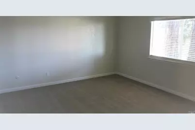 347 E Robles Avenue, Santa Rosa, CA 95407 - Photo 8