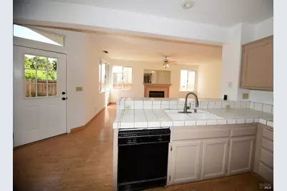 305 Mayfield Circle, Suisun City, CA 94585 - Photo 8