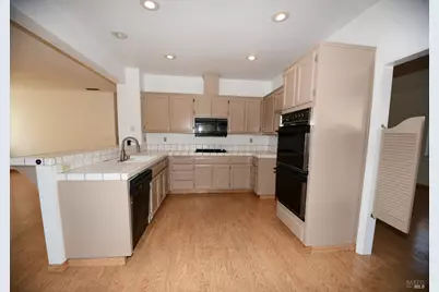 305 Mayfield Circle, Suisun City, CA 94585 - Photo 14