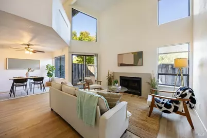 902 Marylyn Circle, Petaluma, CA 94954 - Photo 2
