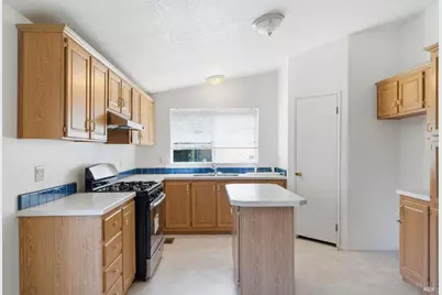 4016 Walker Avenue, Santa Rosa, CA 95407 - Photo 32