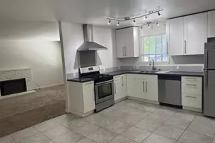 1558 W 3rd St, Santa Rosa, CA 95401 - Photo 16