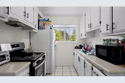 980 Sunset Avenue, Santa Rosa, CA 95407 - Photo 12