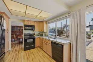 916 St Francis Dr, Petaluma, CA 94954 - Photo 12