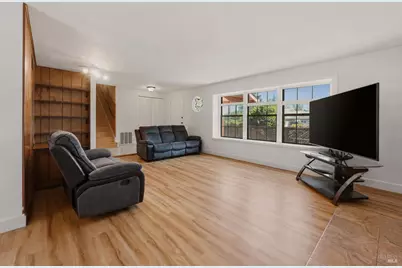 916 Saint Francis Drive, Petaluma, CA 94954 - Photo 2