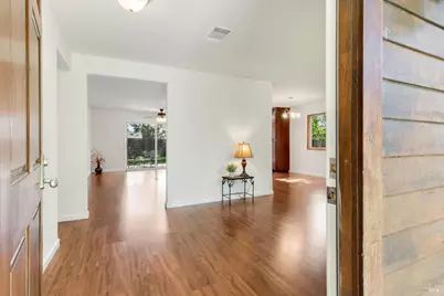 1360 Hemingway Court, Dixon, CA 95620 - Photo 4