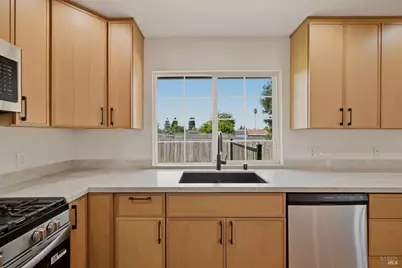 7365 Coral Court, Rohnert Park, CA 94928 - Photo 12
