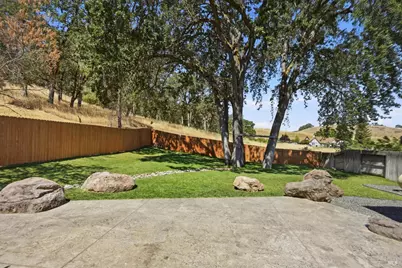 1090 Penelope Court, Lakeport, CA 95453 - Photo 16