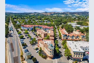 9101 Windsor Road, Windsor, CA 95492 - Photo 6