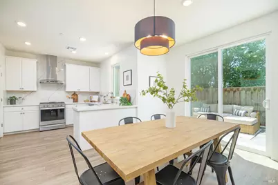 504 Ruby Street, Petaluma, CA 94952 - Photo 2