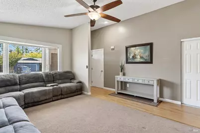 4526 Hillview Court, Rohnert Park, CA 94928 - Photo 4