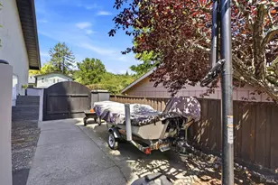 2205 Hillside Dr, Santa Rosa, CA 95404 - Photo 32