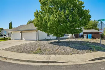 148 Columbia Drive, Vacaville, CA 95687 - Photo 2