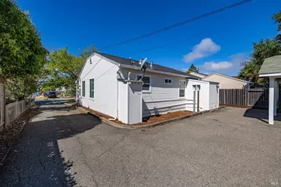 327 Vallejo Street, Petaluma, CA 94952 - Photo 22
