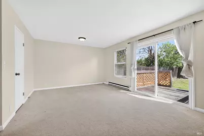 327 Vallejo Street, Petaluma, CA 94952 - Photo 30
