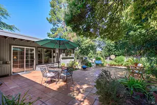 944 Summerfield Rd, Santa Rosa, CA 95405 - Photo 2