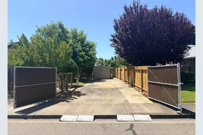 814 Capistrano Drive, Suisun City, CA 94585 - Photo 42
