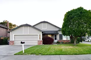 814 Capistrano Dr, Suisun City, CA 94585 - Photo 2