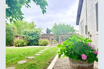 814 Capistrano Drive, Suisun City, CA 94585 - Photo 22