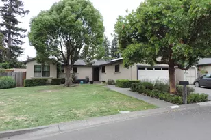 1027 Vassar Dr, Napa, CA 94558 - Photo 2