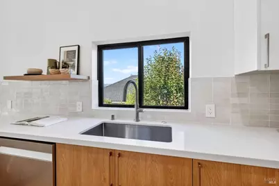 719 Bassett Street, Petaluma, CA 94952 - Photo 10