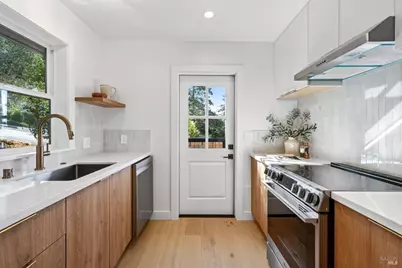719 Bassett Street, Petaluma, CA 94952 - Photo 42