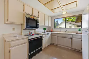 318 Twin Lakes Dr, Santa Rosa, CA 95409 - Photo 8