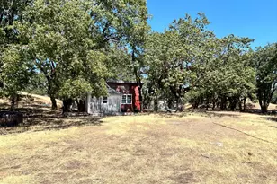 74250 Island Mountain Rd, Piercy, CA 95587 - Photo 36