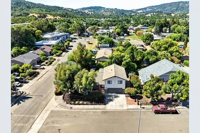 100 Roan Court, Cloverdale, CA 95425 - Photo 2