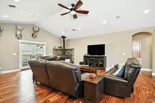 9482 Hoberg Dr, Cobb, CA 95426 - Photo 10