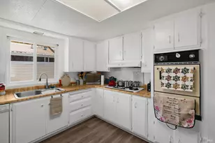 156 Westgate Cir, Santa Rosa, CA 95401 - Photo 12