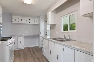 300 E H St, Benicia, CA 94510 - Photo 12